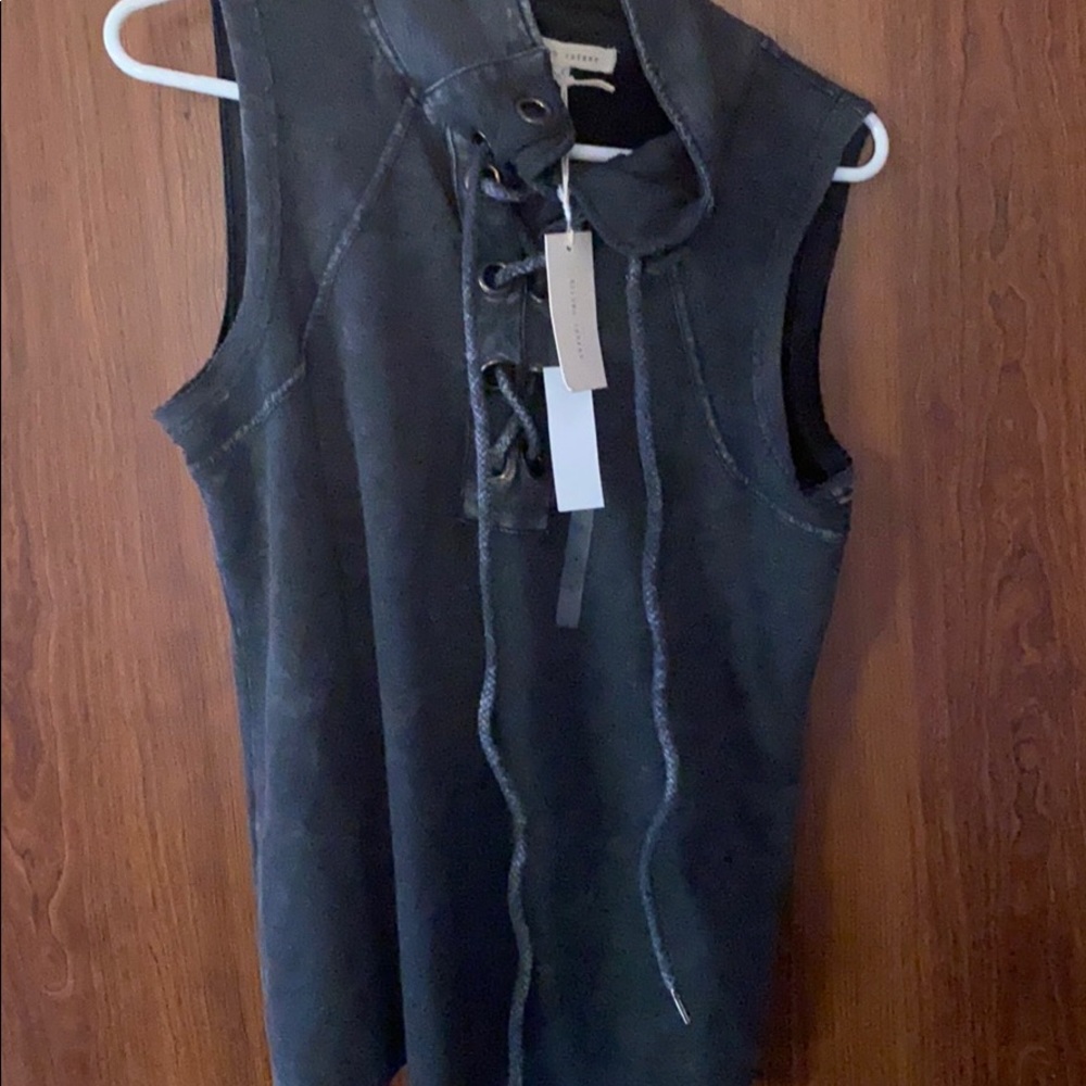 Buckle brand sleeveless shirt